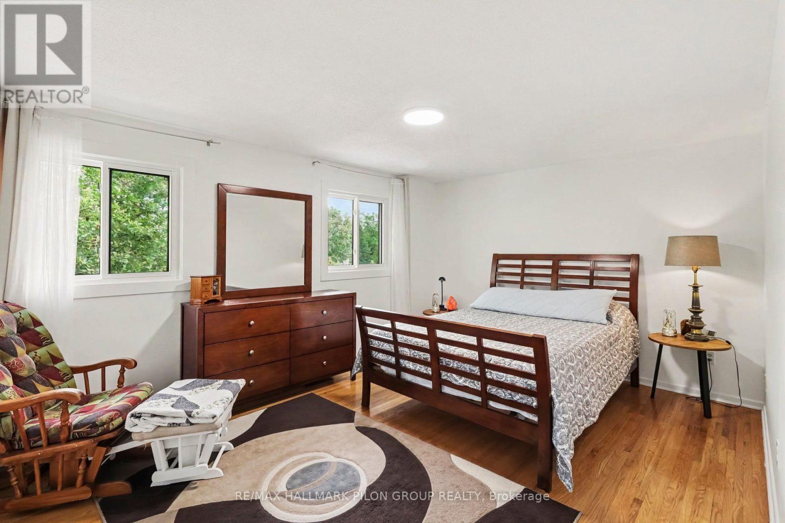16 Eastpark Drive, Ottawa, ON