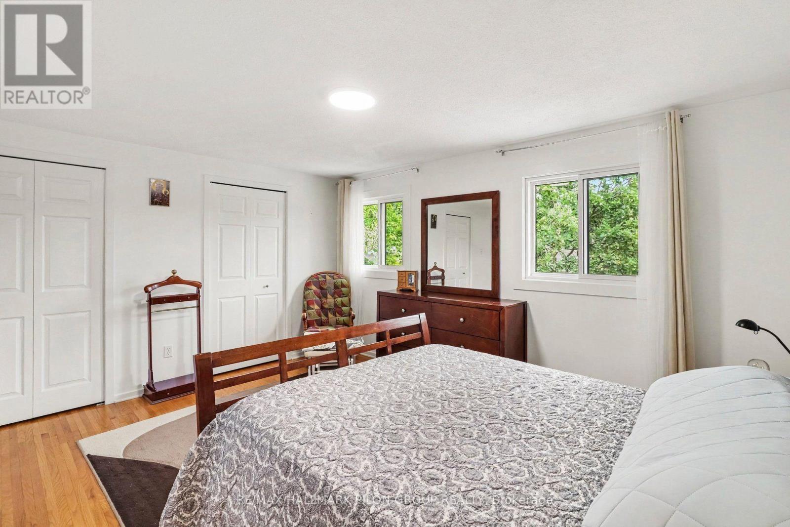 16 Eastpark Drive, Ottawa, ON