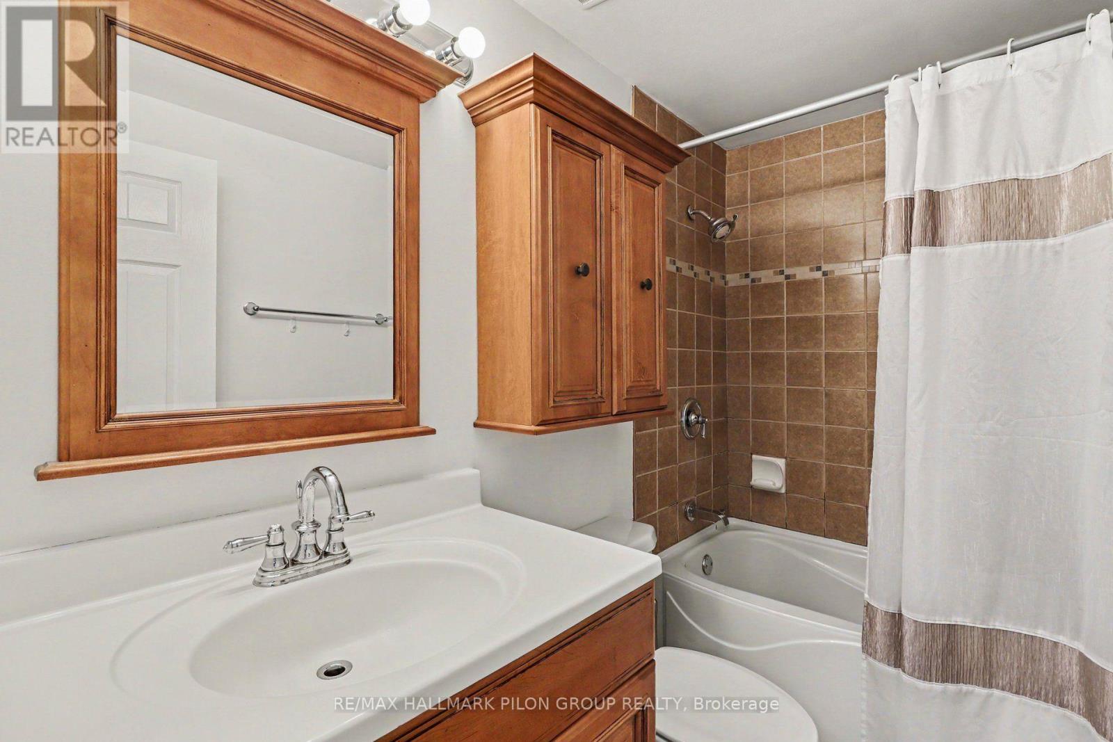 16 Eastpark Drive, Ottawa, ON