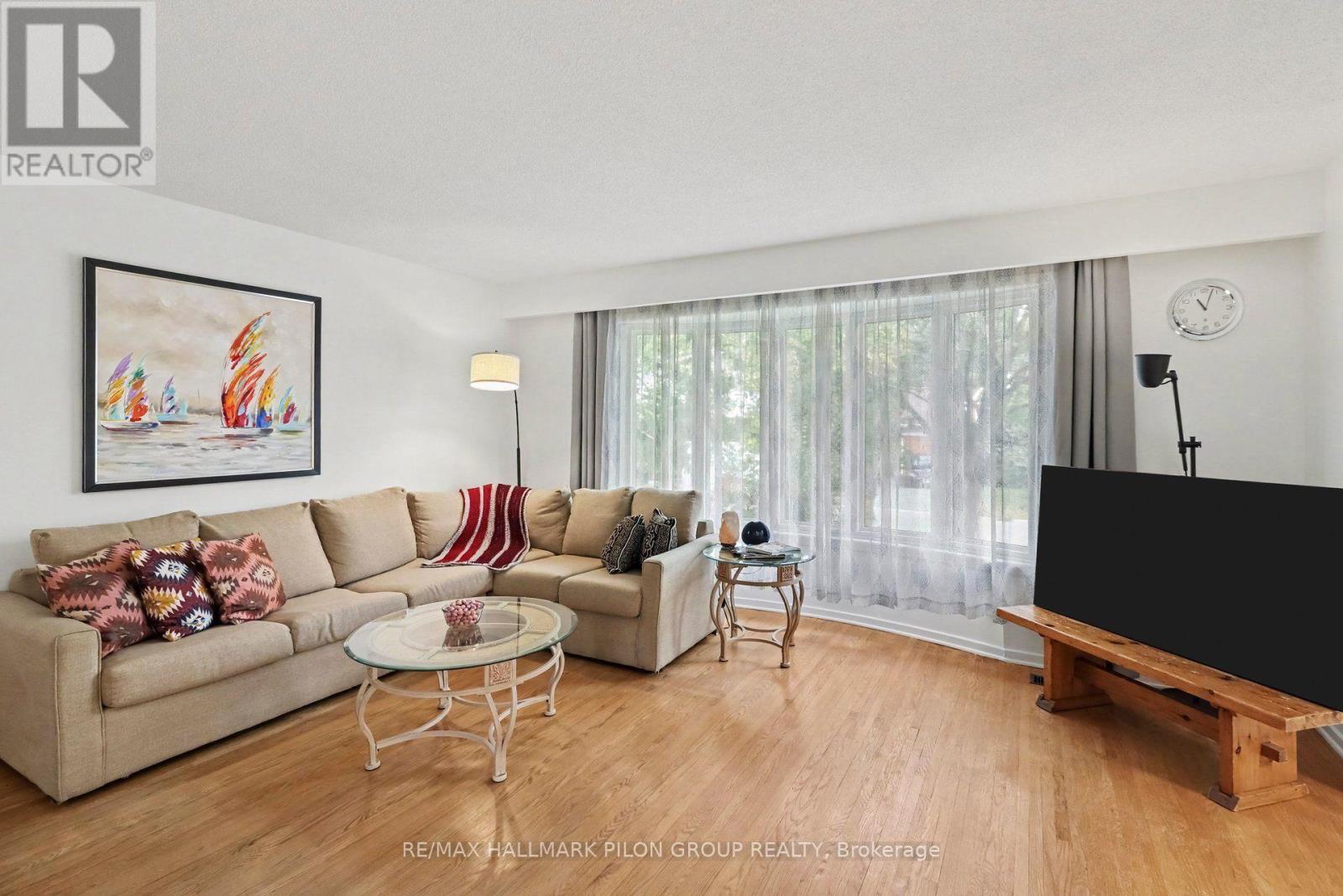 16 Eastpark Drive, Ottawa, ON