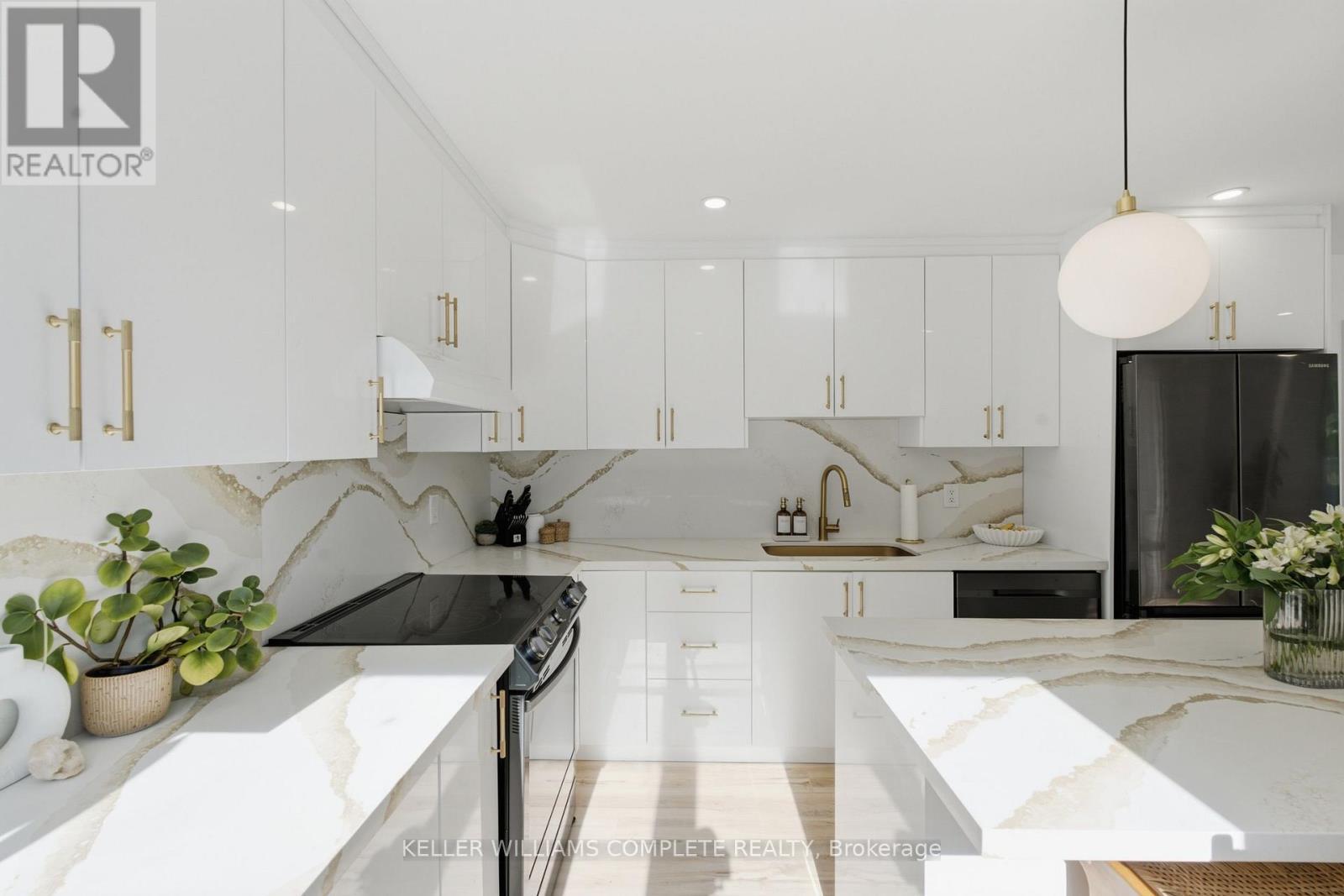409 Ontario Street, Grimsby (Grimsby Beach), ON