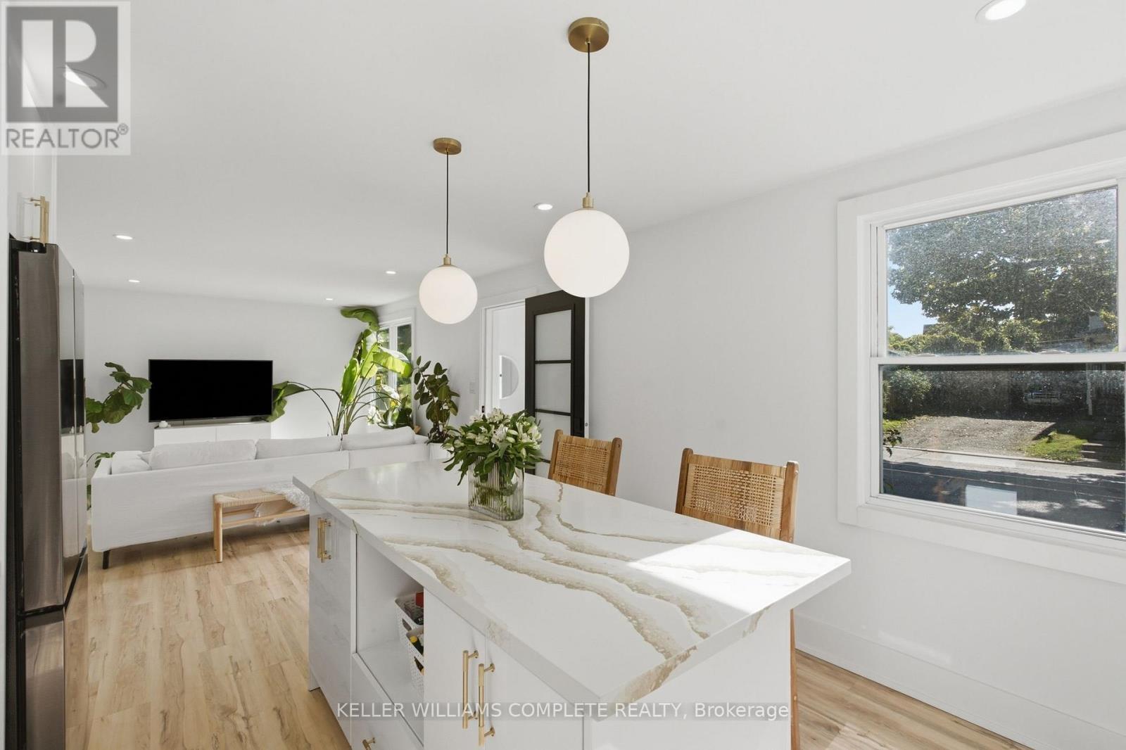 409 Ontario Street, Grimsby (Grimsby Beach), ON