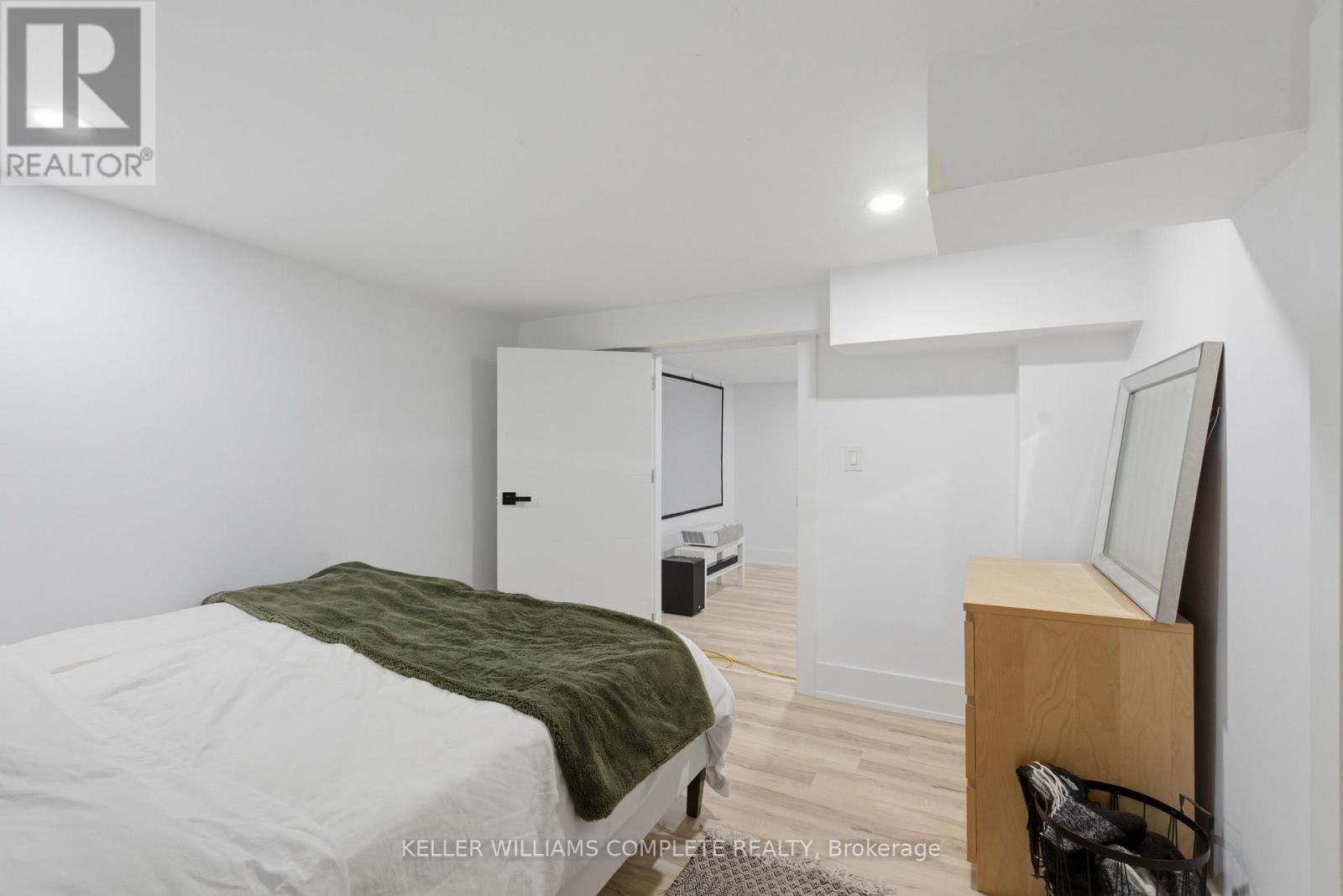 409 Ontario Street, Grimsby (Grimsby Beach), ON