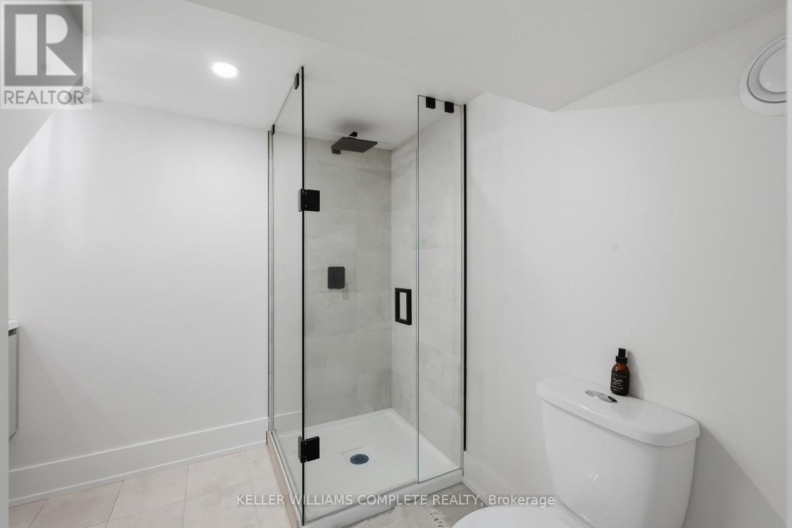 409 Ontario Street, Grimsby (Grimsby Beach), ON