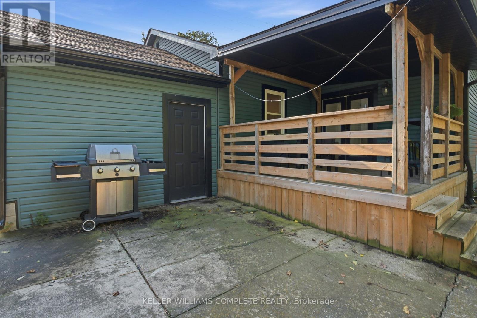 409 Ontario Street, Grimsby (Grimsby Beach), ON