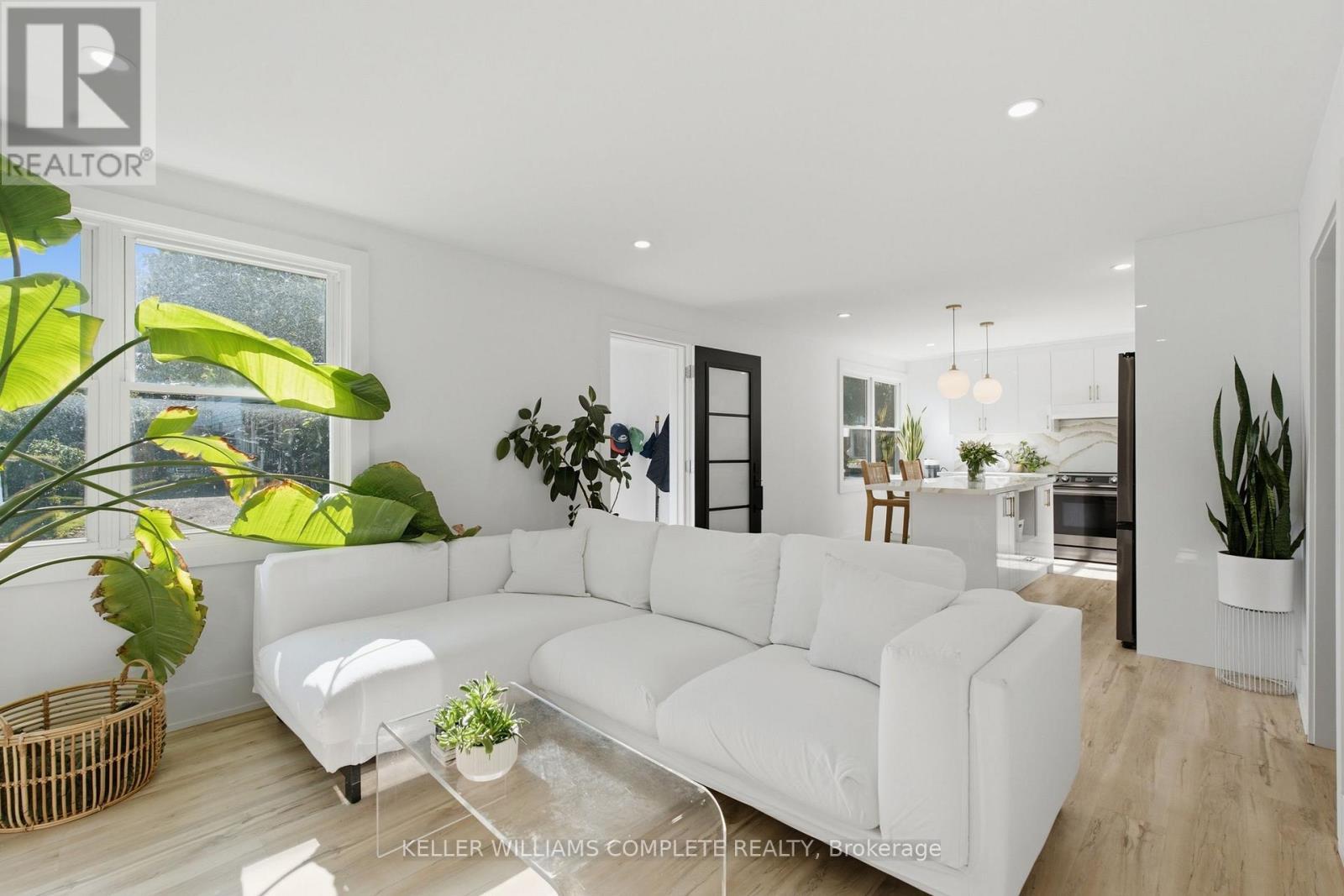 409 Ontario Street, Grimsby (Grimsby Beach), ON