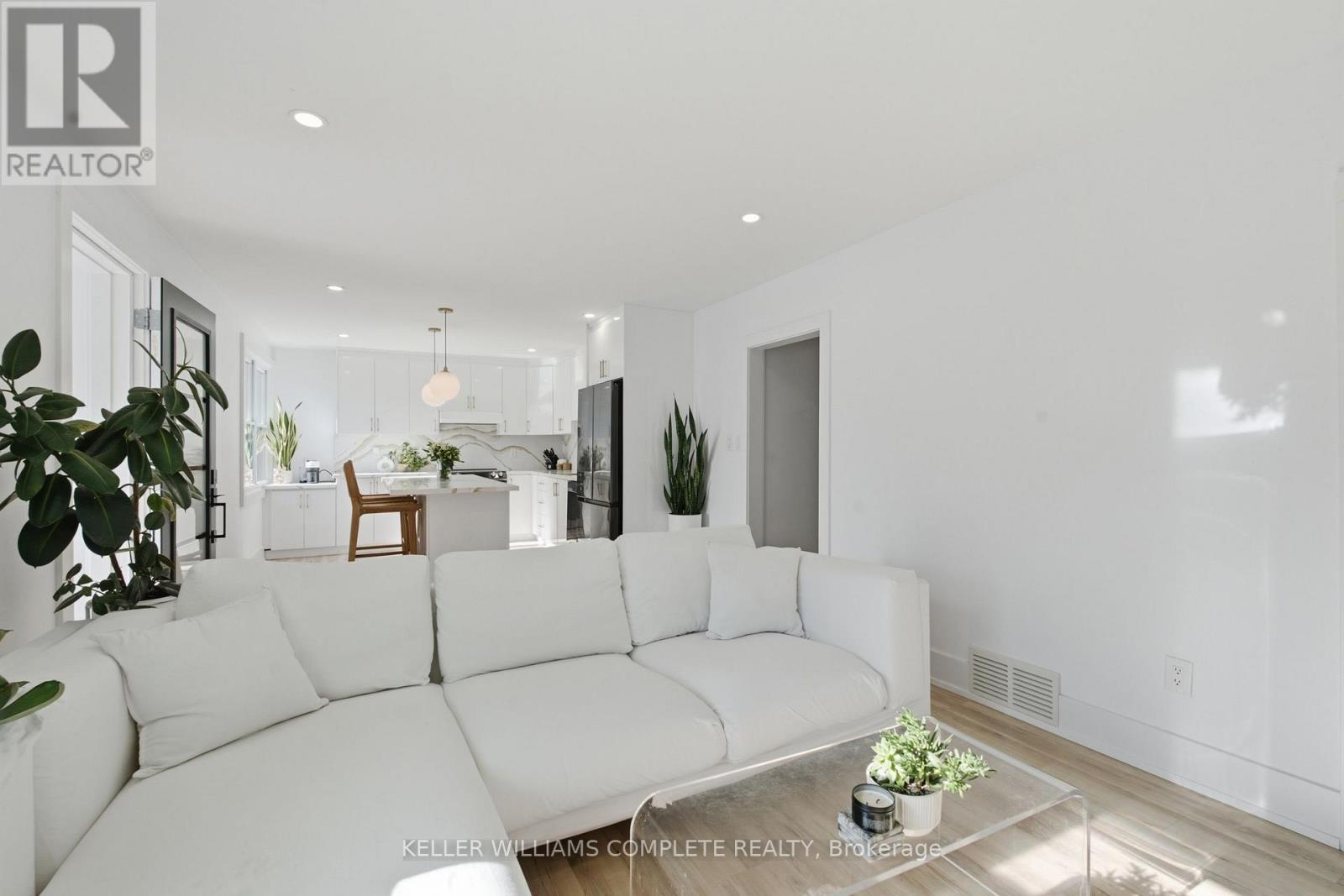 409 Ontario Street, Grimsby (Grimsby Beach), ON
