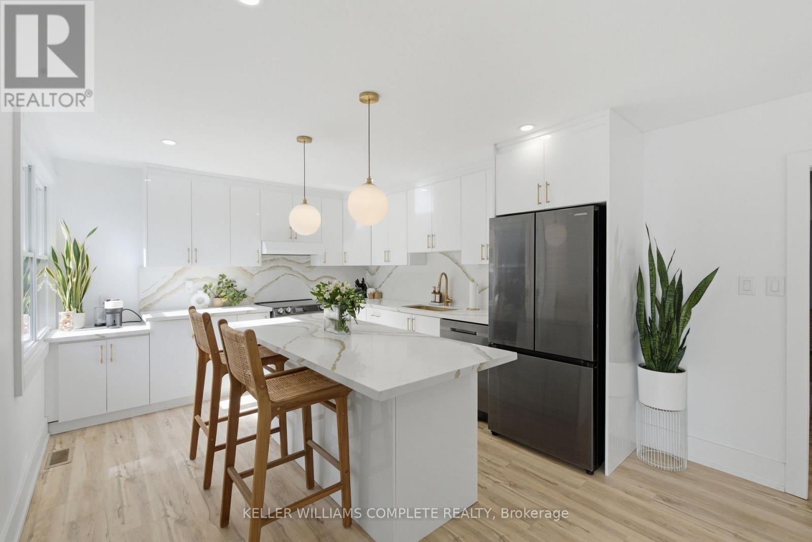 409 Ontario Street, Grimsby (Grimsby Beach), ON