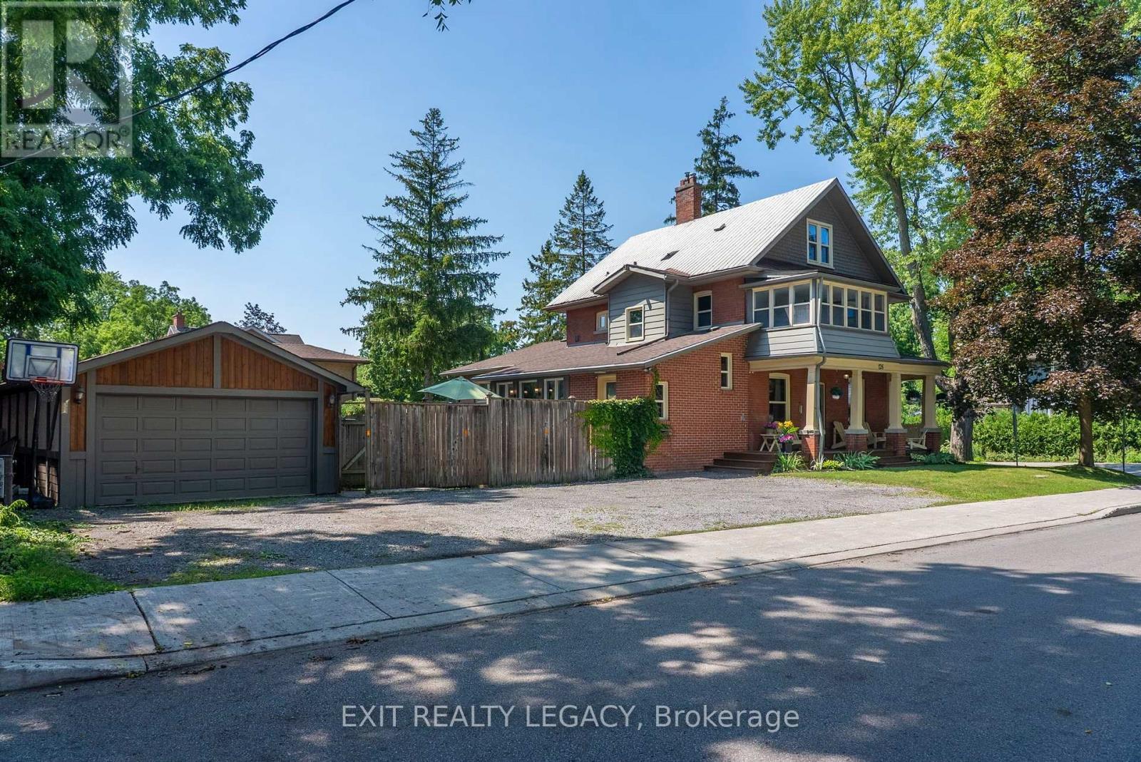 Front + garage - 126 Temperance Street, Aurora, ON