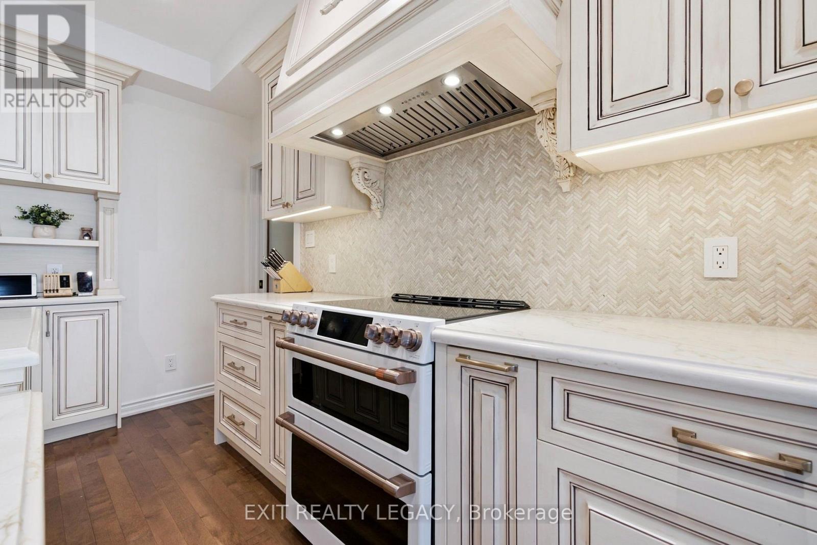 New kitchen - 126 Temperance Street, Aurora, ON