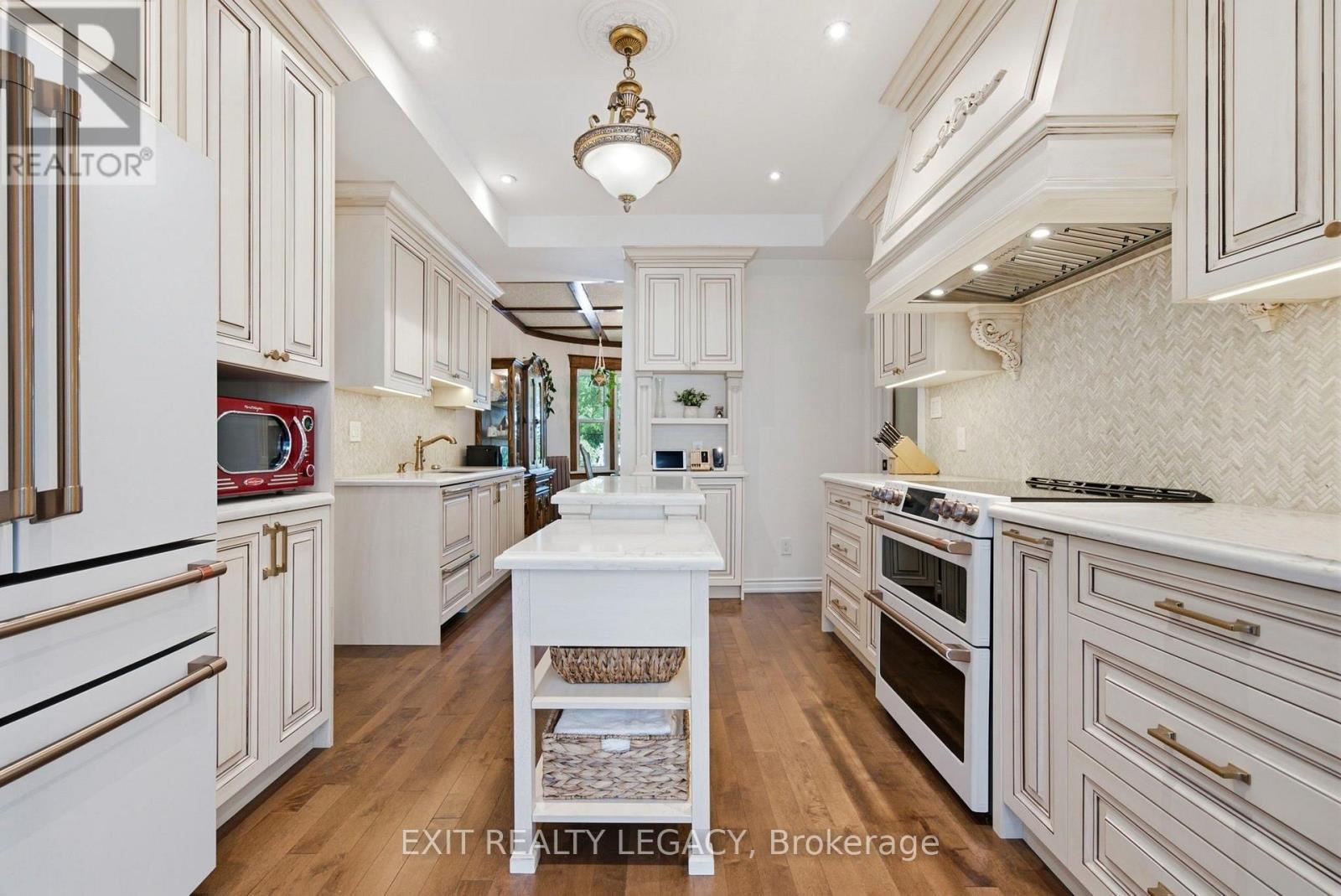 New kitchen - 126 Temperance Street, Aurora, ON