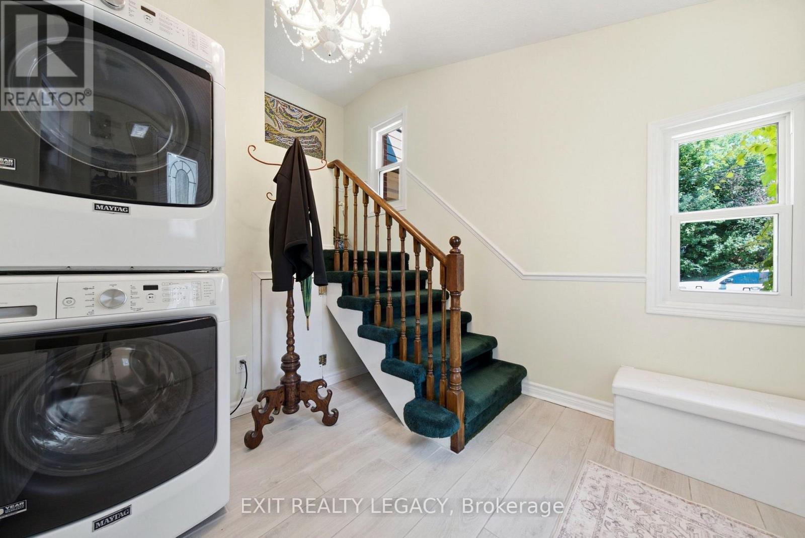 Side entry with stairway to locked suites - 126 Temperance Street, Aurora, ON