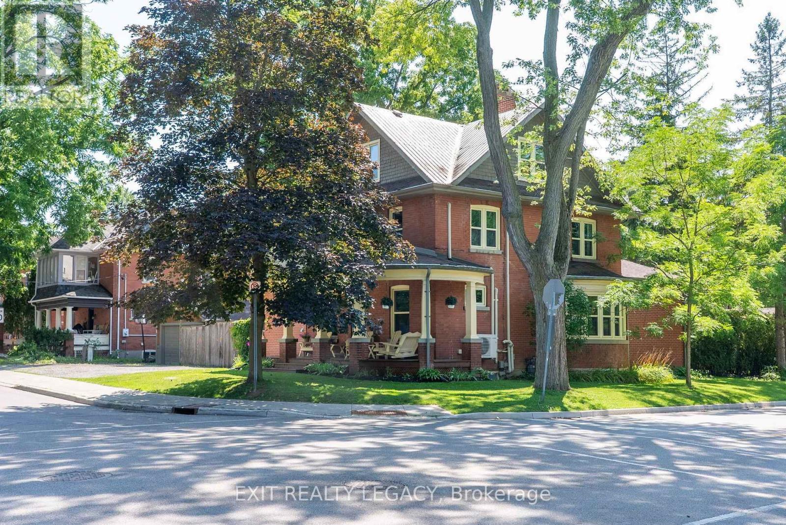 Corner view - 126 Temperance Street, Aurora, ON