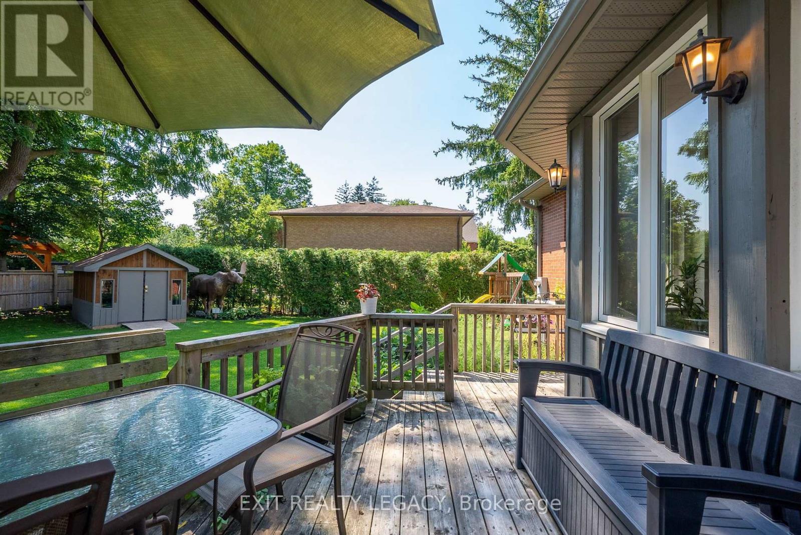 Private back - 126 Temperance Street, Aurora, ON