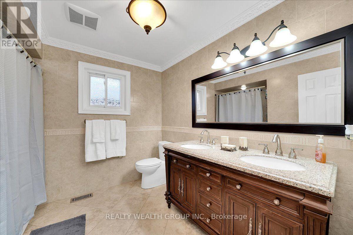 1576 Saugeen Drive, Pickering, ON