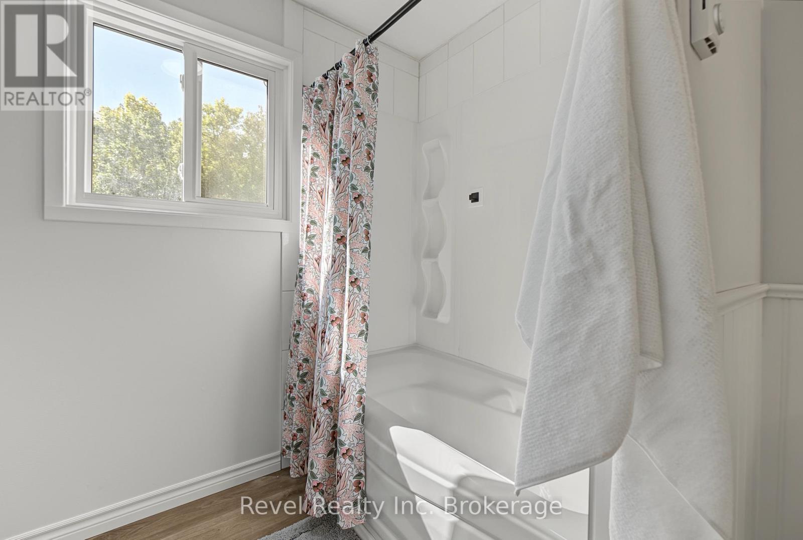Main Bathroom - 30 Maple Street, West Nipissing (Field), ON