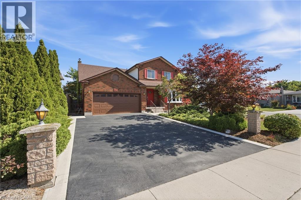 102 Trenholme Crescent, Hamilton, ON