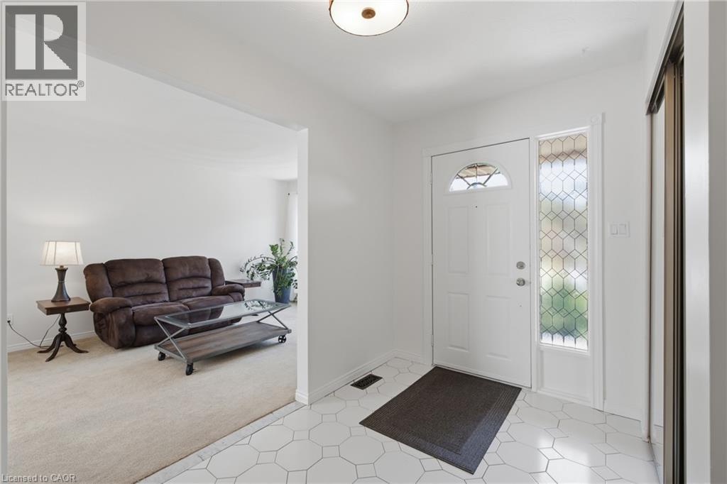 102 Trenholme Crescent, Hamilton, ON