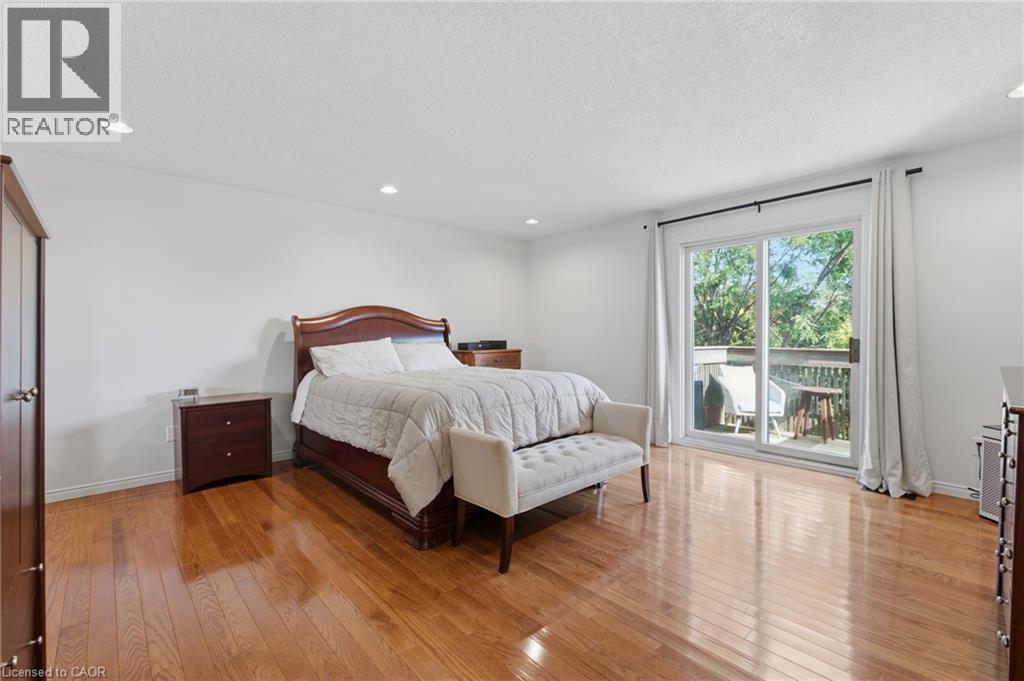 102 Trenholme Crescent, Hamilton, ON
