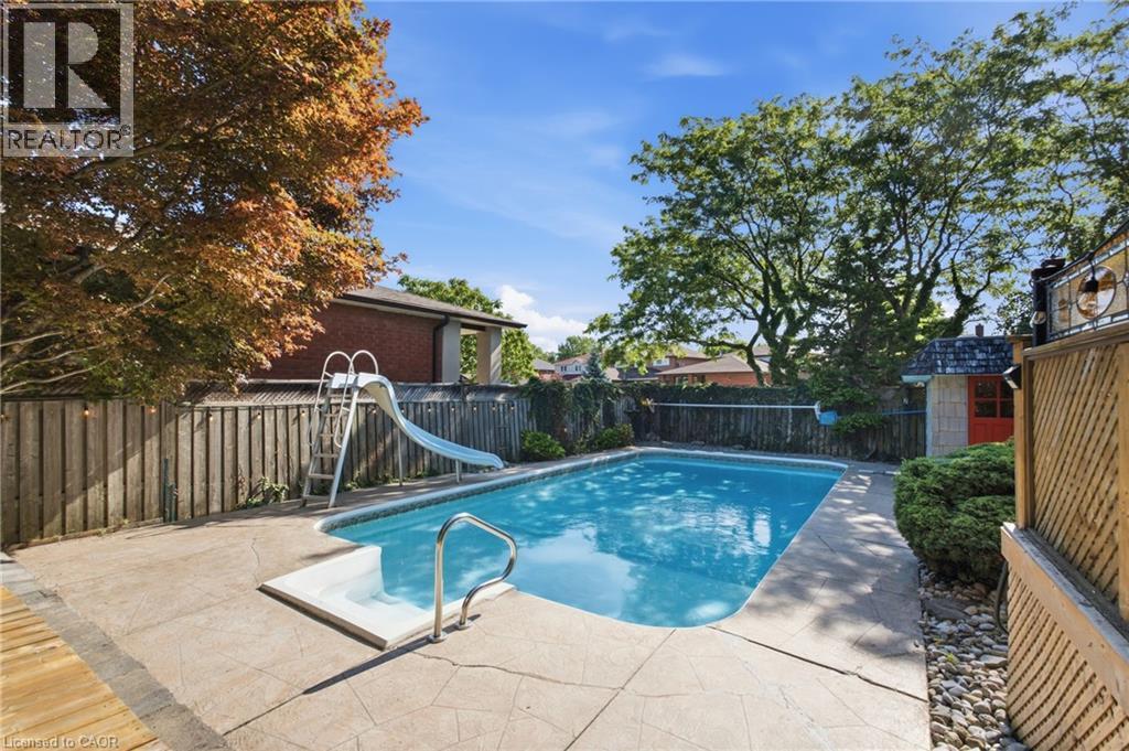 102 Trenholme Crescent, Hamilton, ON