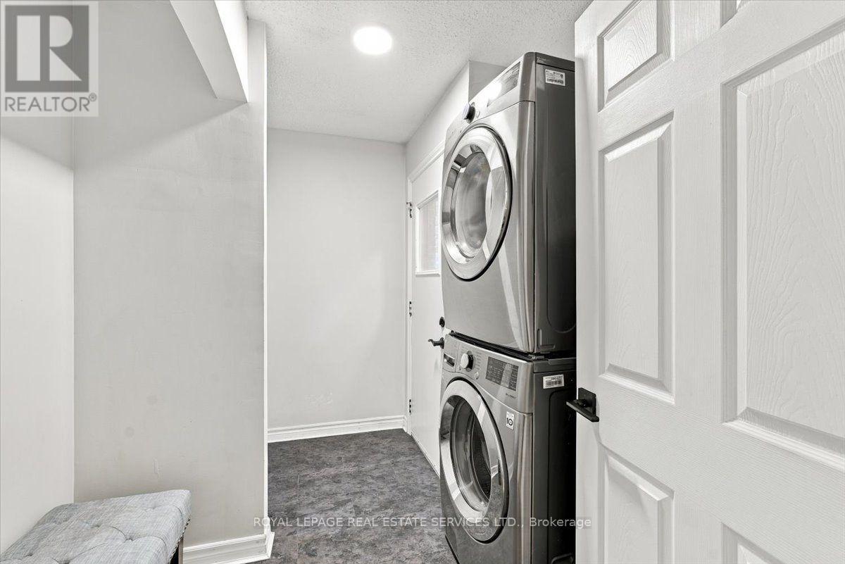 Main floor laundry & mud room - 2182 Margot Street, Oakville, ON