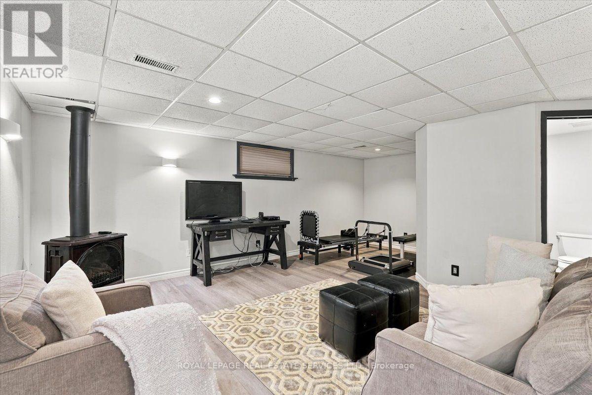 2182 Margot Street, Oakville, ON