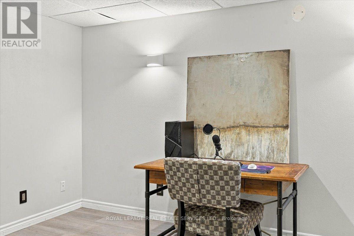 2182 Margot Street, Oakville, ON