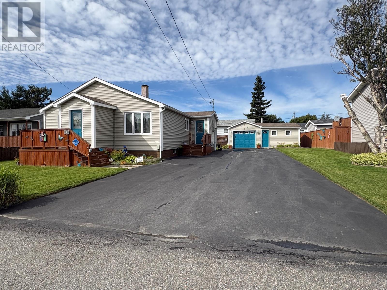 5 White'S Avenue, Stephenville, NL