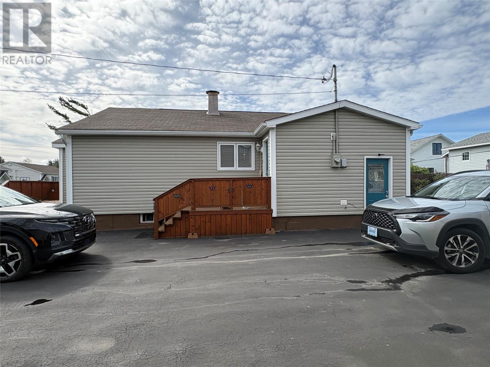 5 White'S Avenue, Stephenville, NL