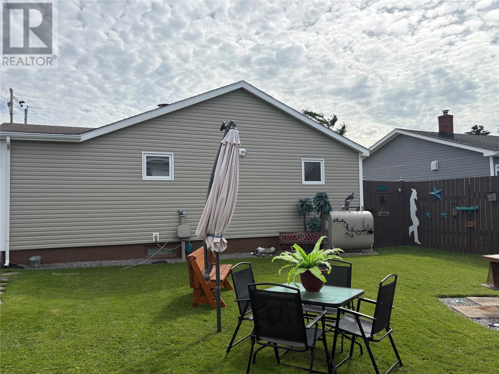 5 White'S Avenue, Stephenville, NL