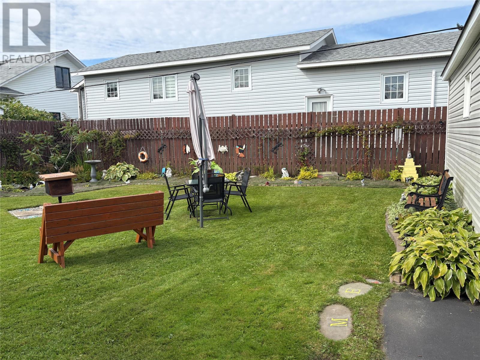 5 White'S Avenue, Stephenville, NL