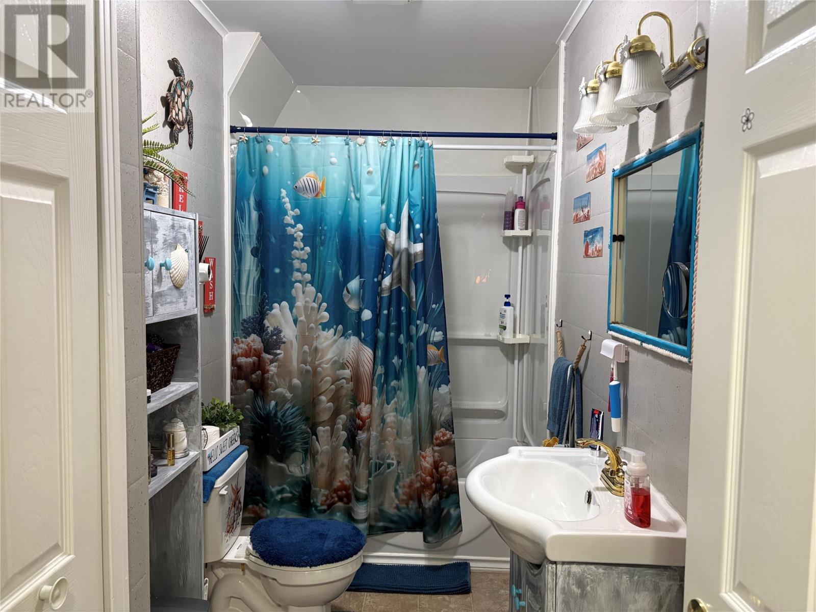 5 White'S Avenue, Stephenville, NL