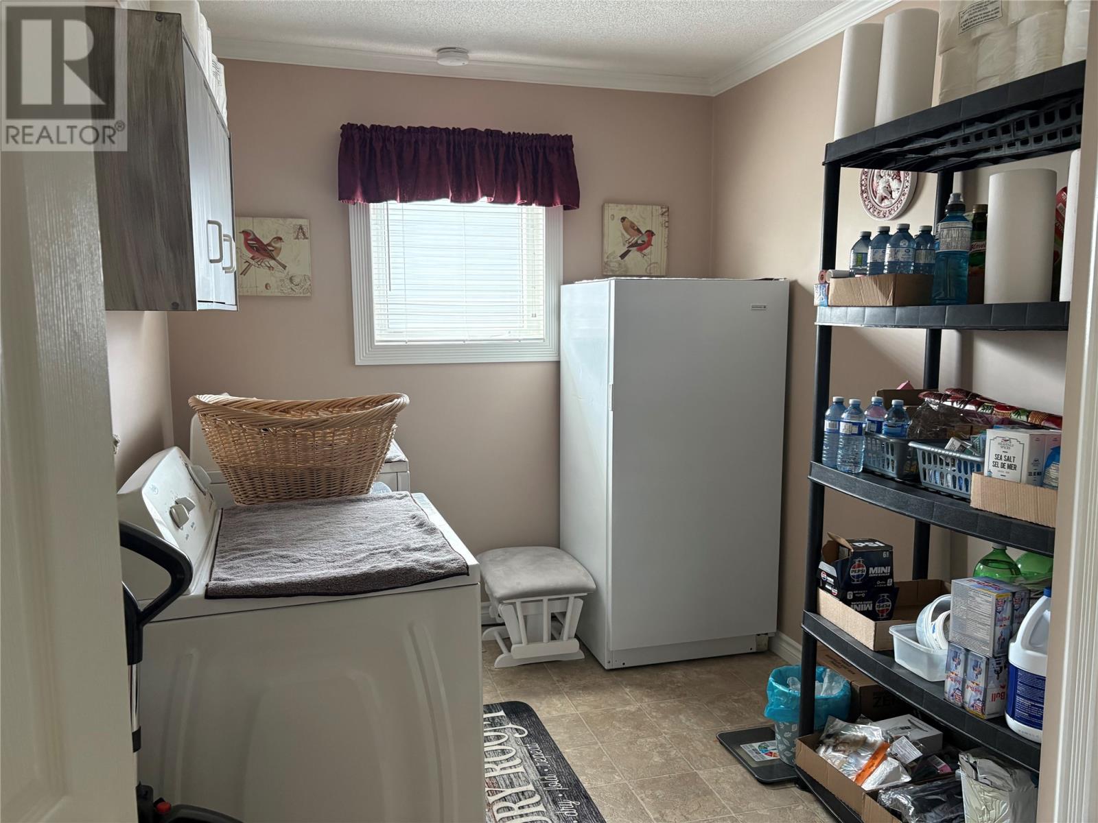 5 White'S Avenue, Stephenville, NL