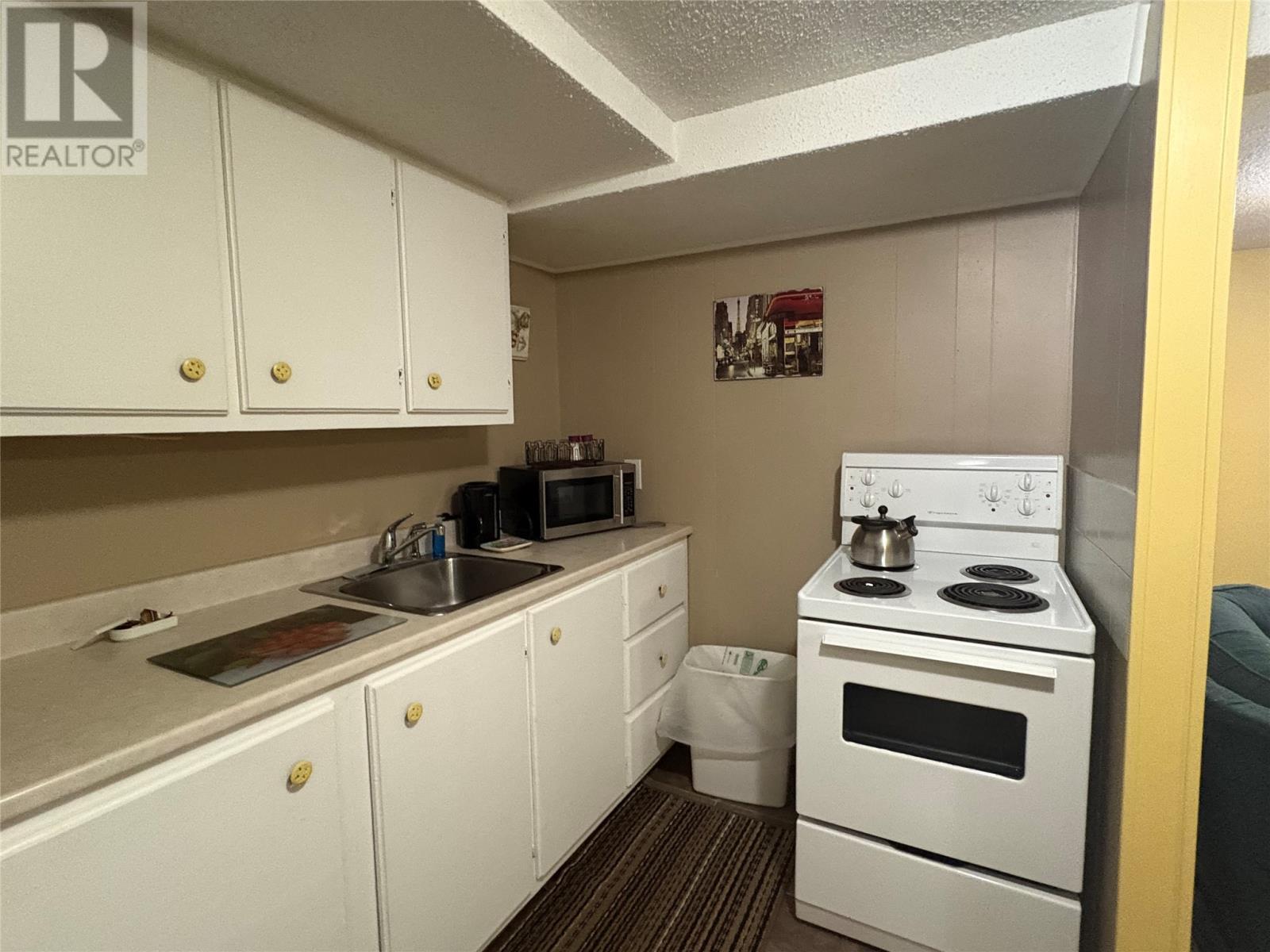5 White'S Avenue, Stephenville, NL
