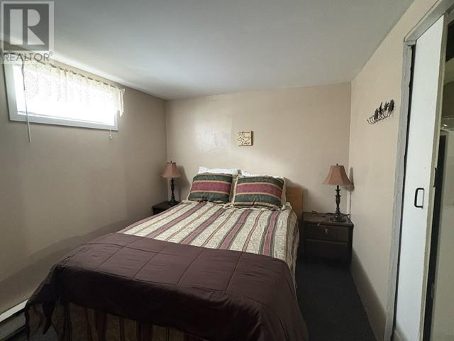 5 White'S Avenue, Stephenville, NL