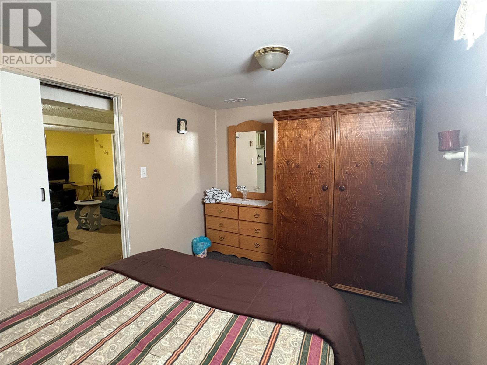 5 White'S Avenue, Stephenville, NL
