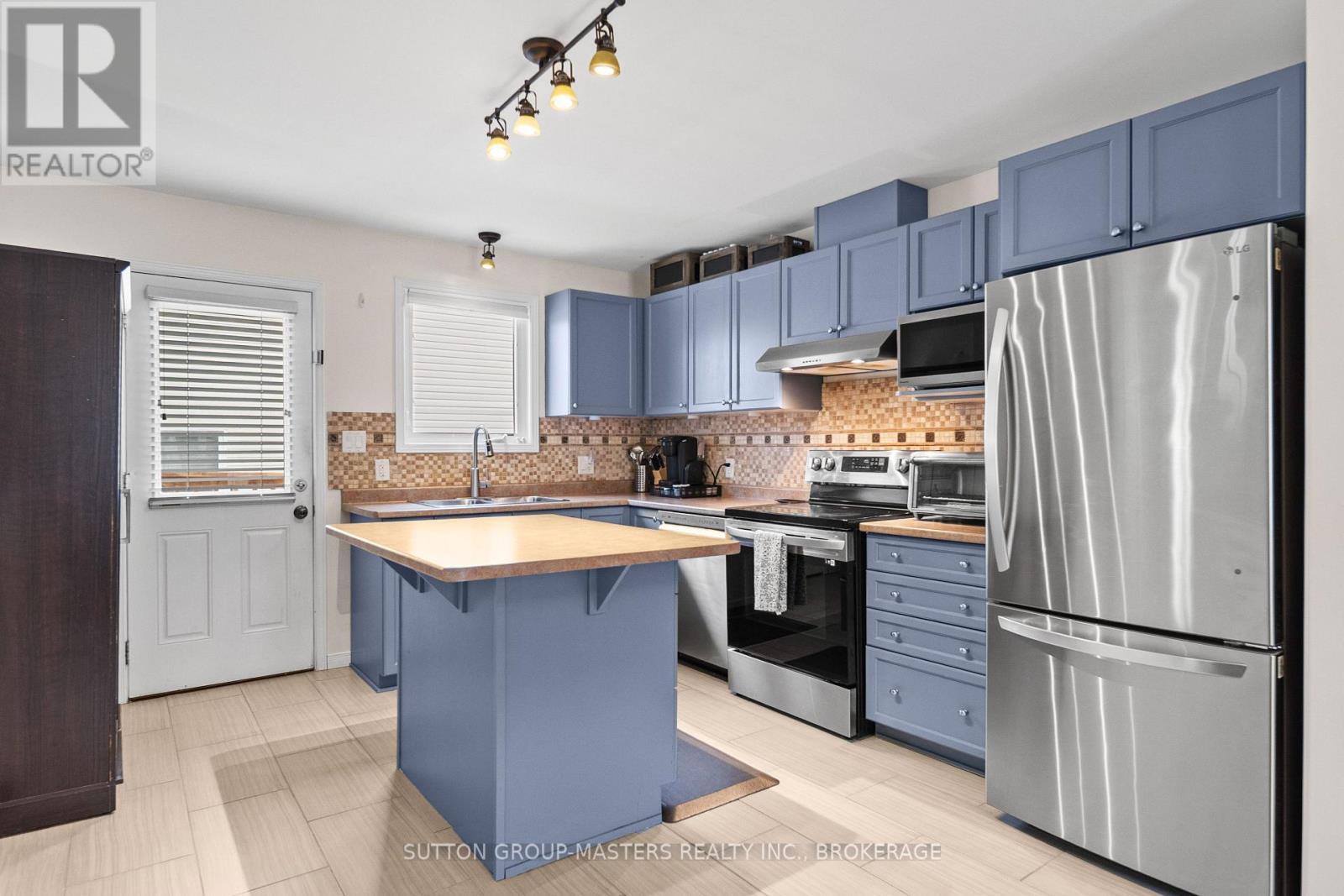 1460 Albany Drive, Kingston (City Northwest), ON