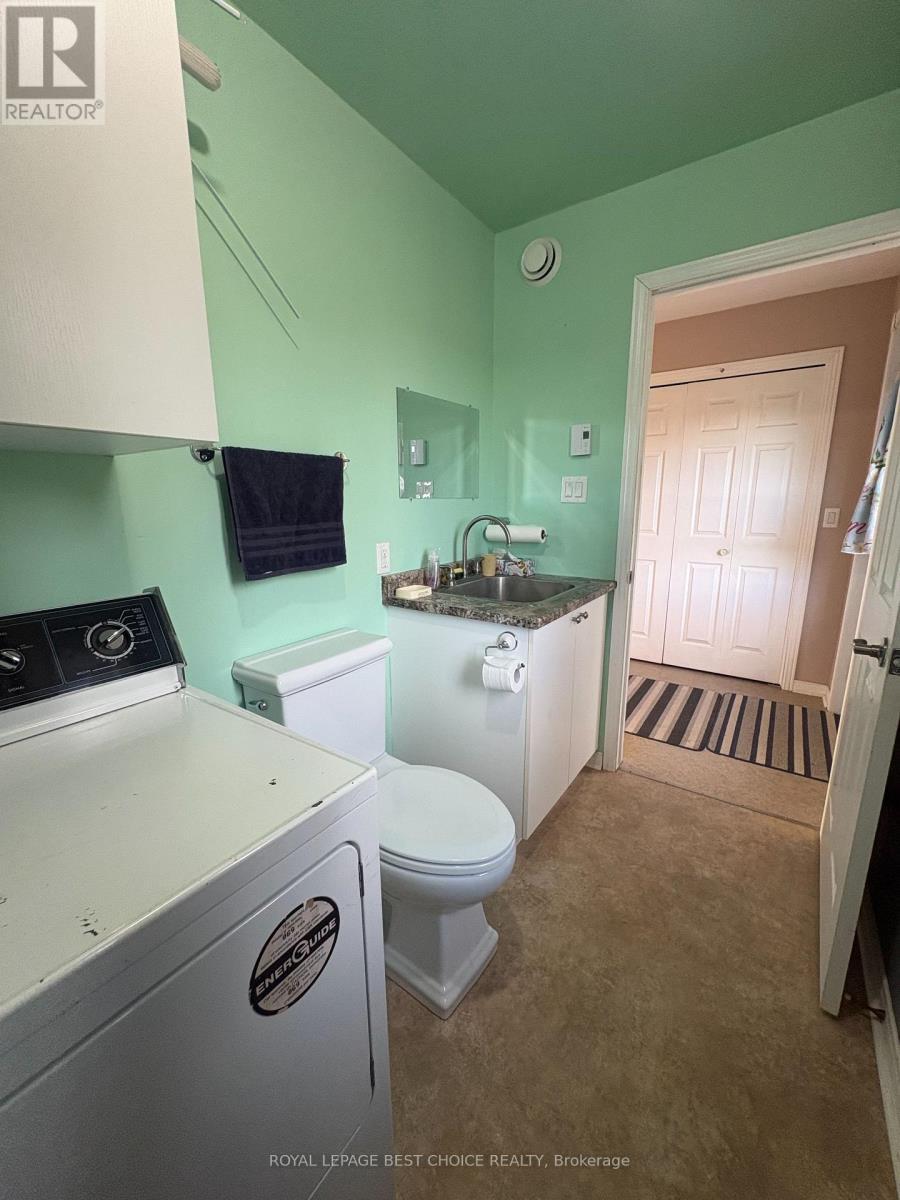 Main Floor Laundry/2pc bathoom - 234389 Wendigo Lake Road, Englehart (Central Timiskaming), ON