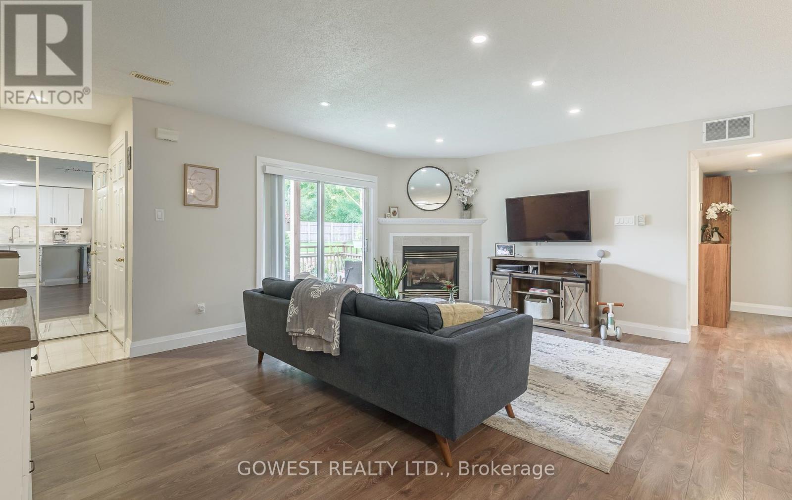 1202 - 4140 Foxwood Drive, Burlington, ON