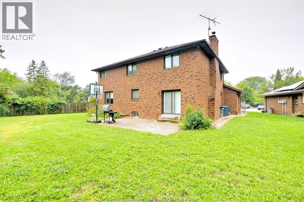 2300 Santo Drive, Windsor, ON