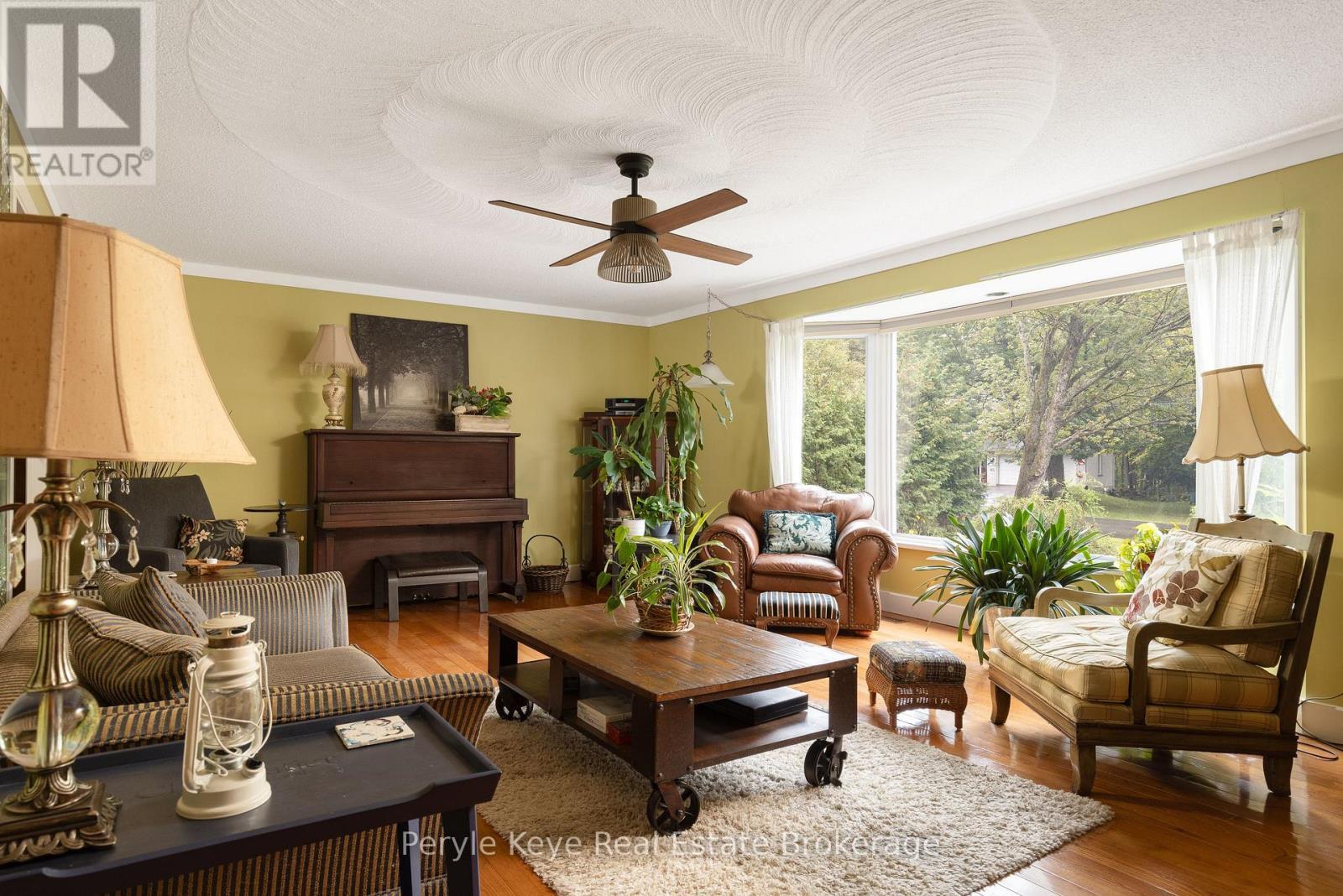 37 Woodland Drive, Bracebridge, ON