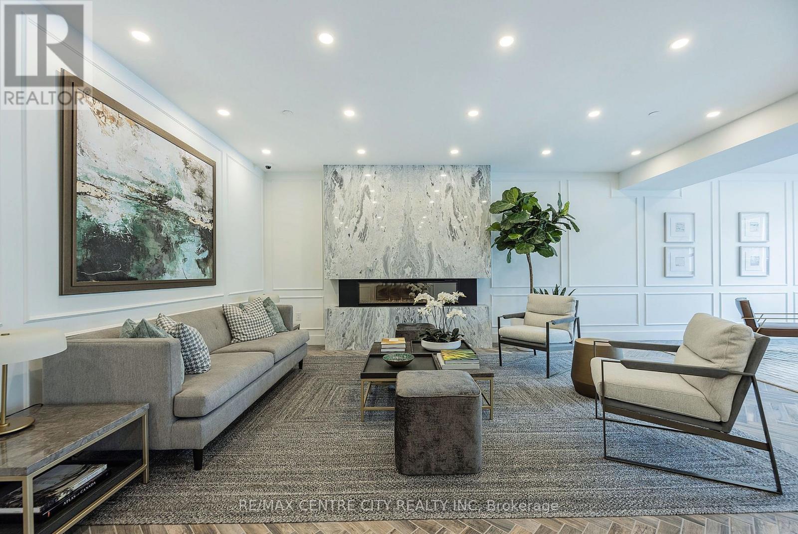 Lobby - 414 - 480 Callaway Road, London North (North R), ON