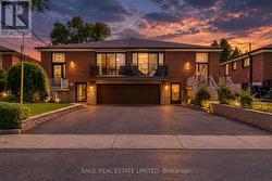 21 DEBBY COURT Toronto, ON M9N 2L7