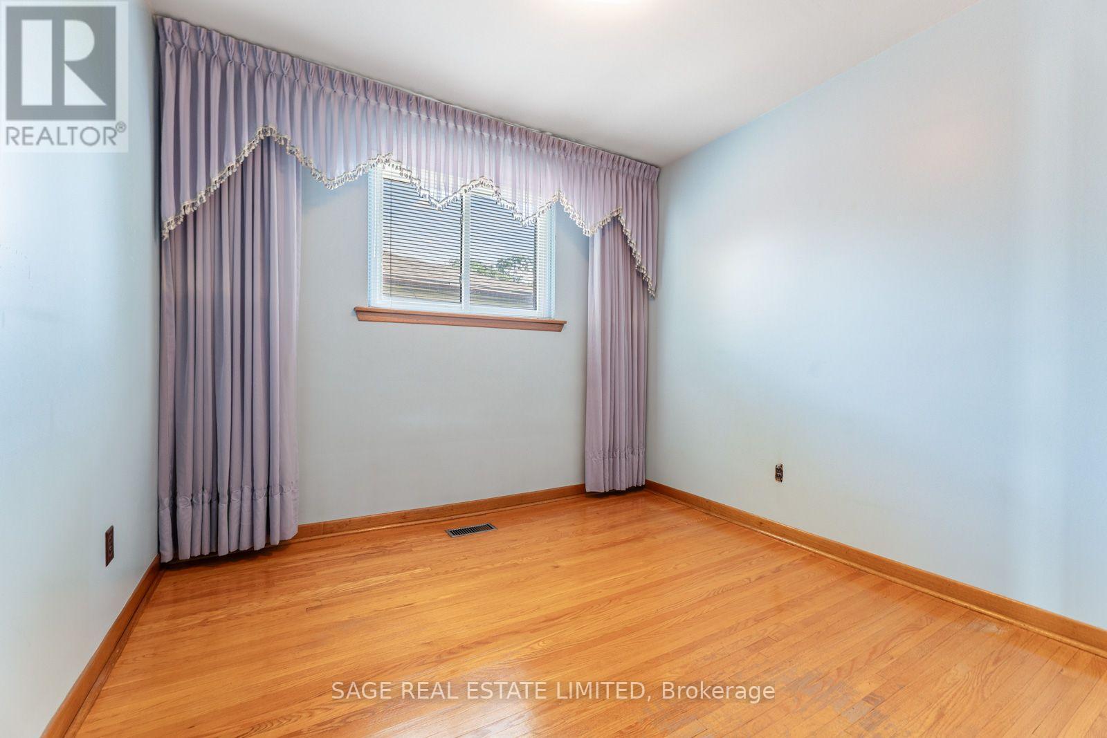 21 Debby Court, Toronto, ON
