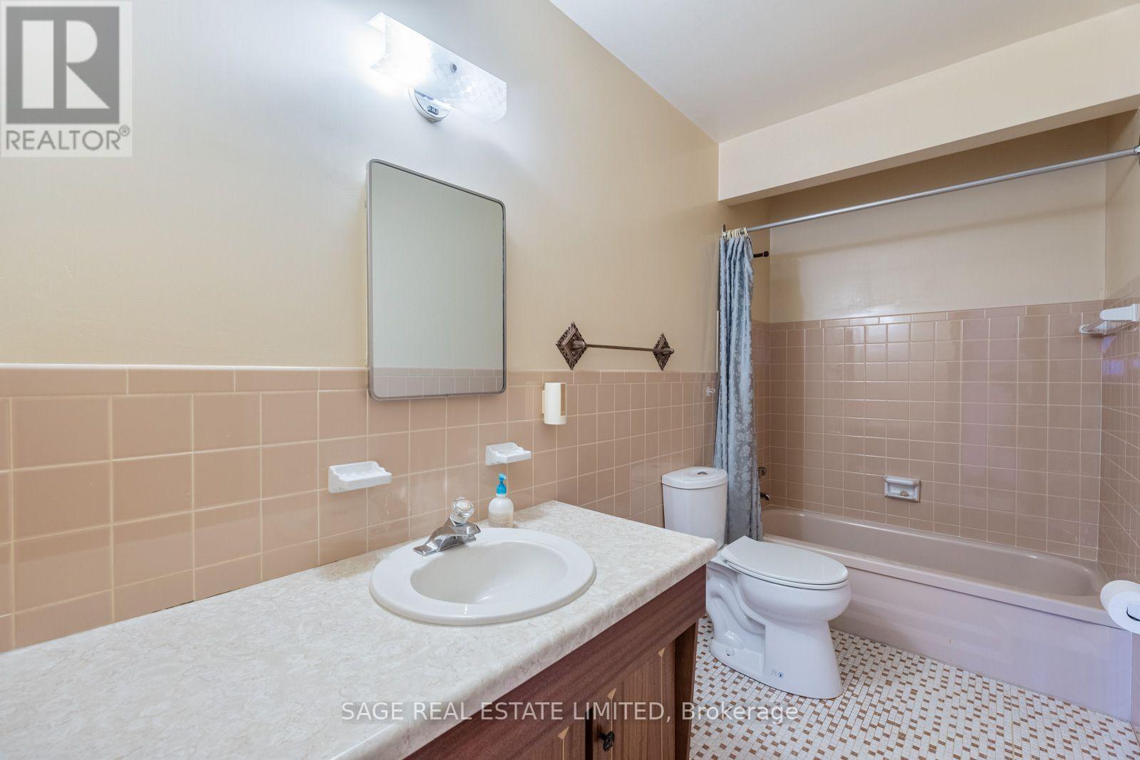 21 Debby Court, Toronto, ON