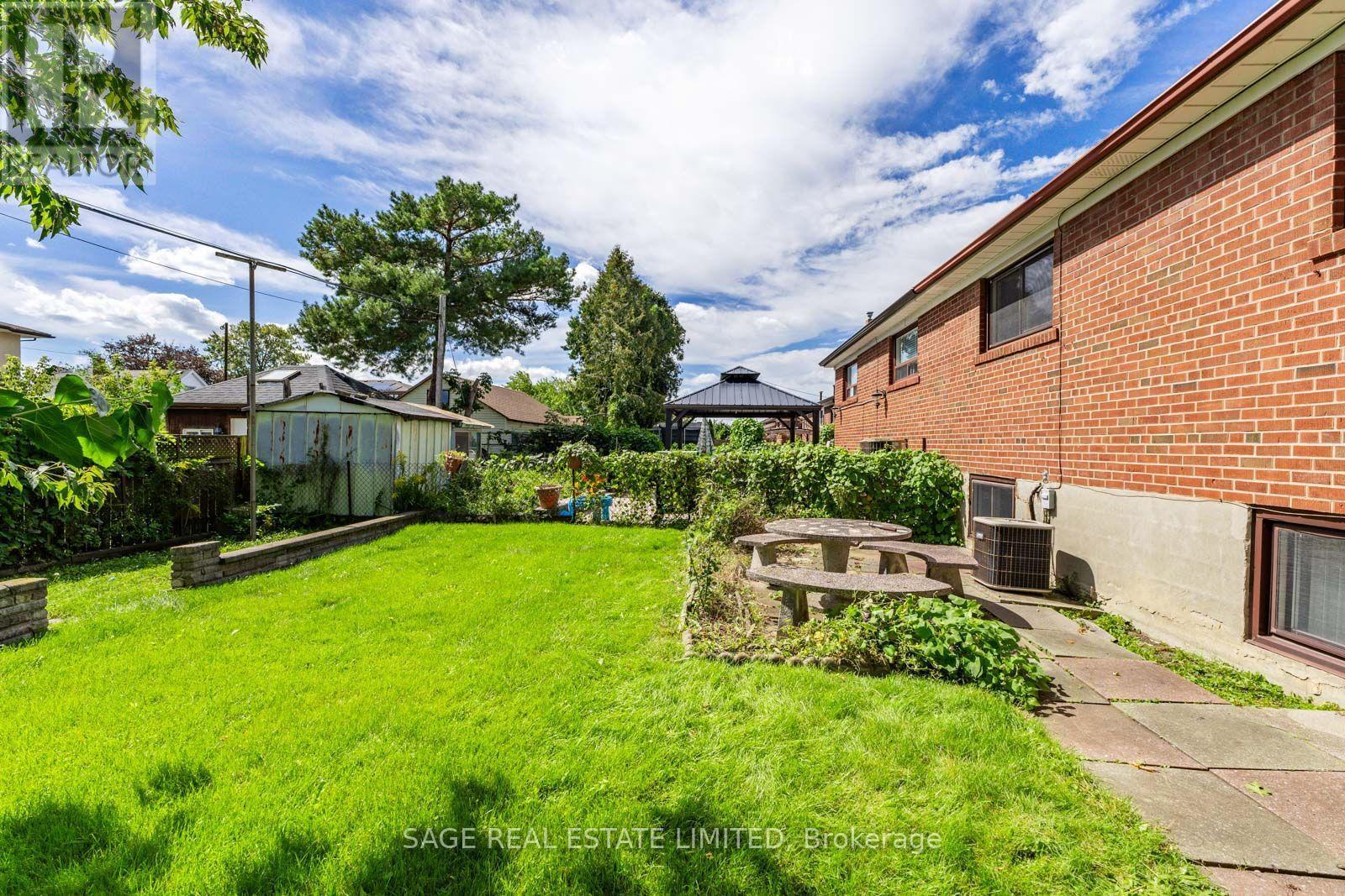 21 Debby Court, Toronto, ON