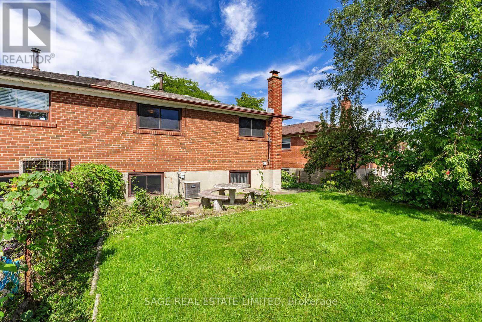 21 Debby Court, Toronto, ON