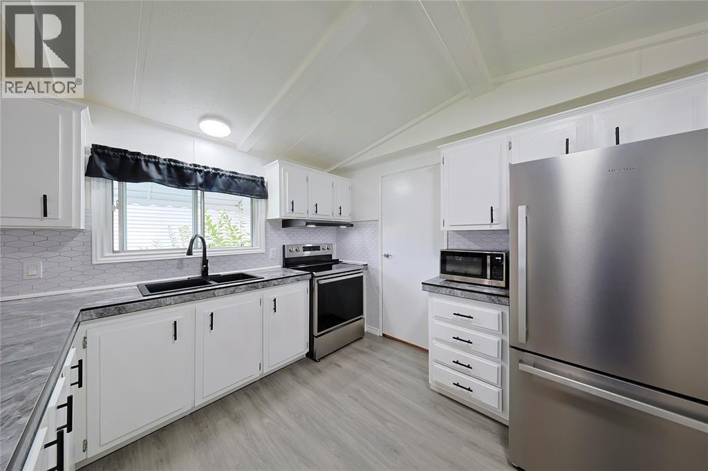 1940 London Line Unit# 105, Sarnia, ON