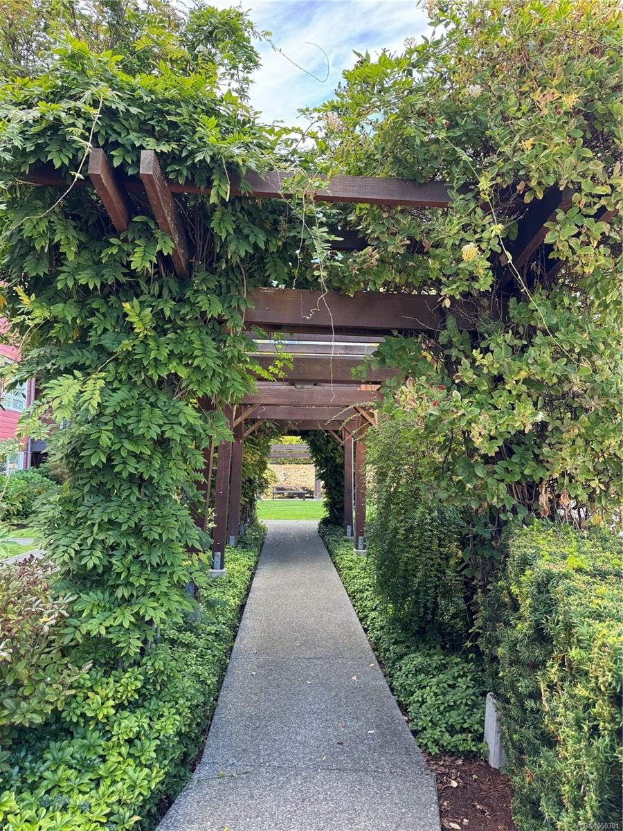 #303-300 Belmont Rd, Colwood, BC