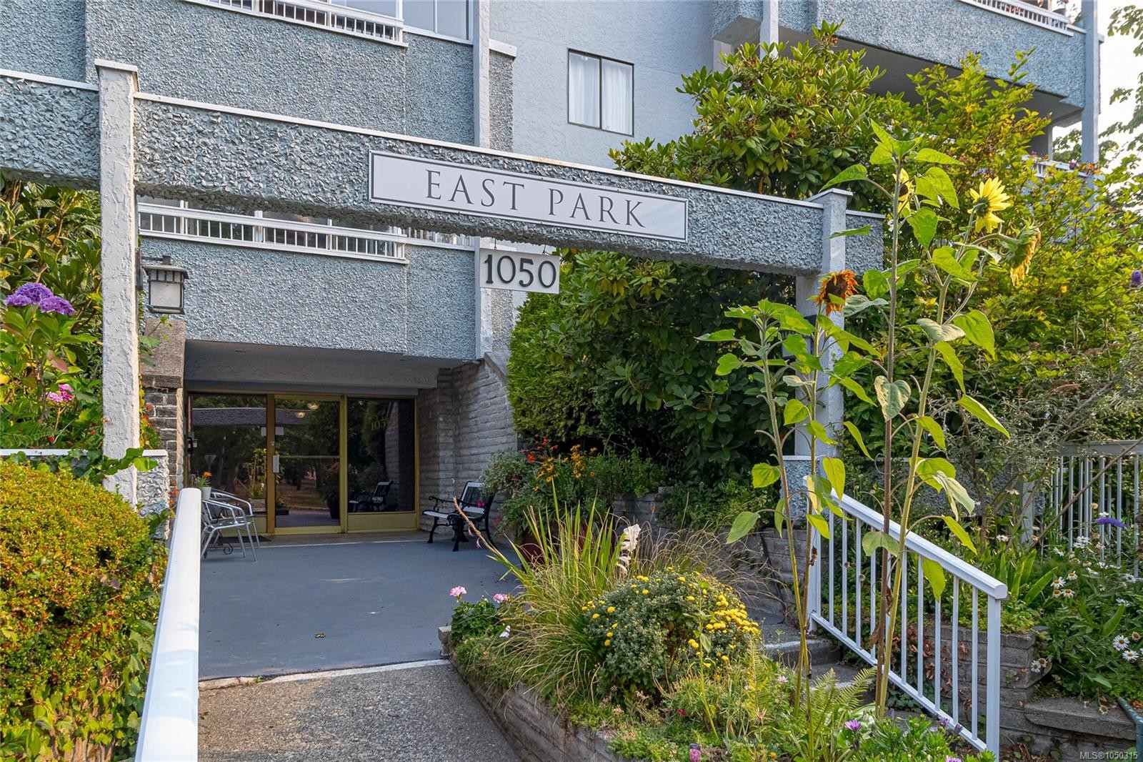 #101-1050 Park Blvd, Victoria, BC